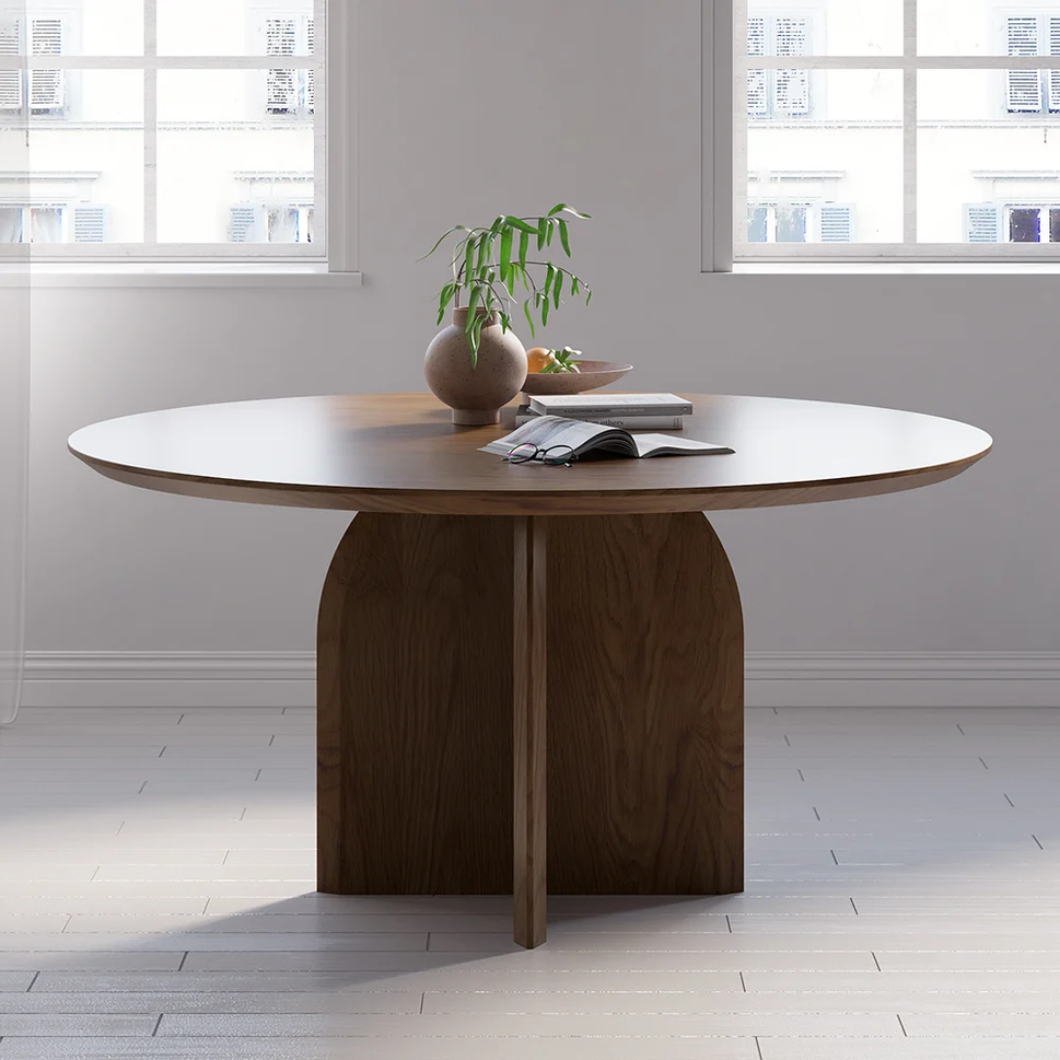 Clara Dining TableDia 150 x H 75 cm / Walnut
