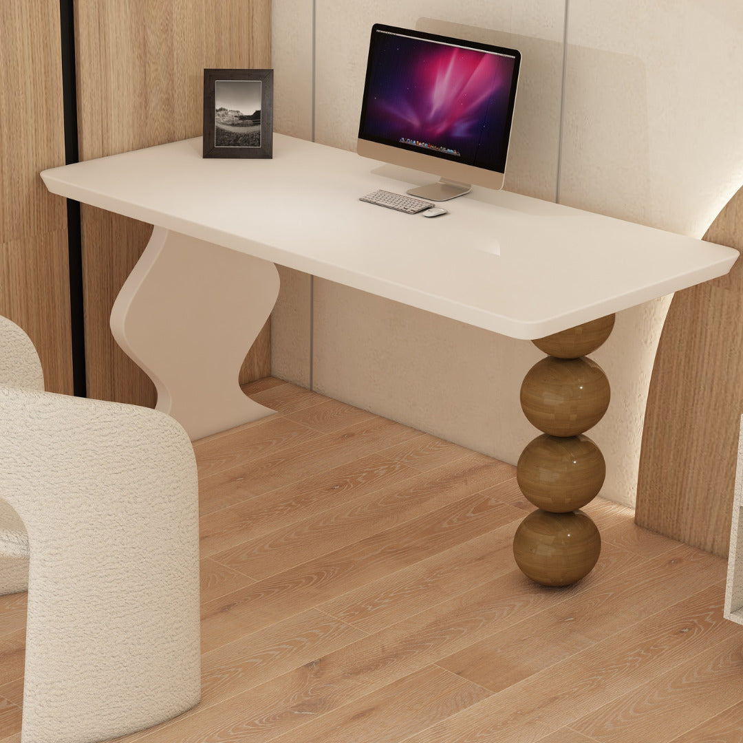 Keily Desk