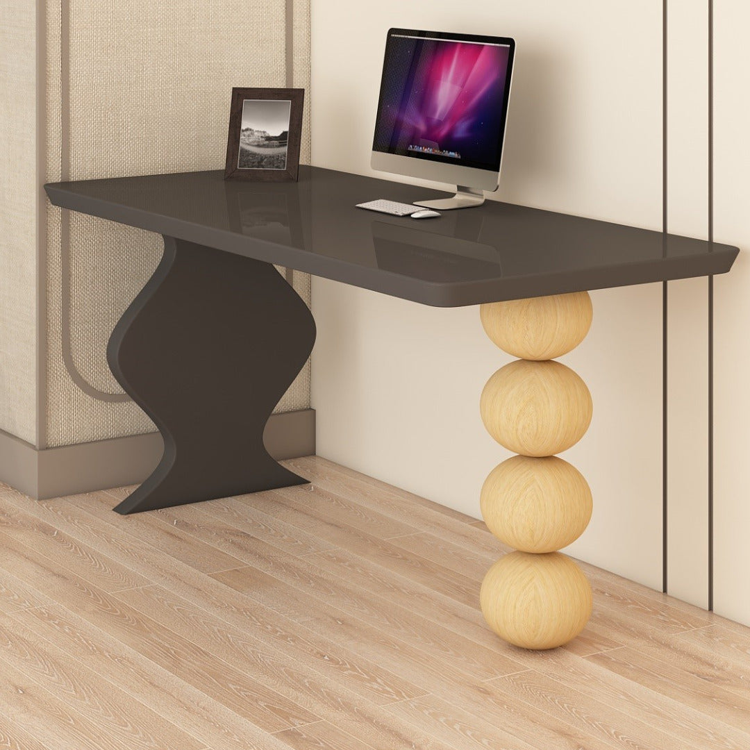 Keily Desk