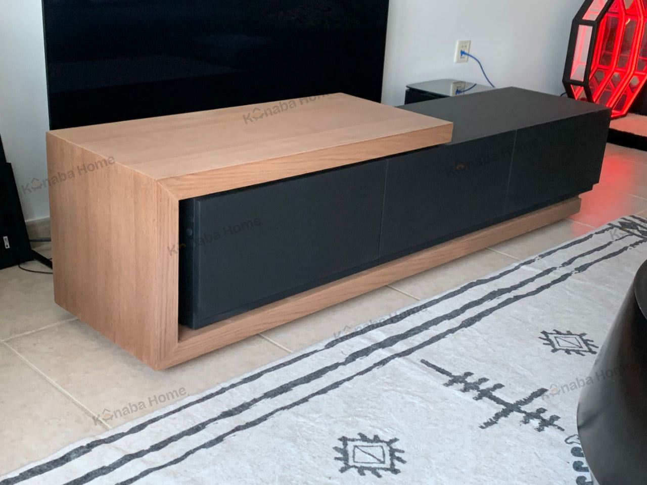 Peter Extendable TV Stand